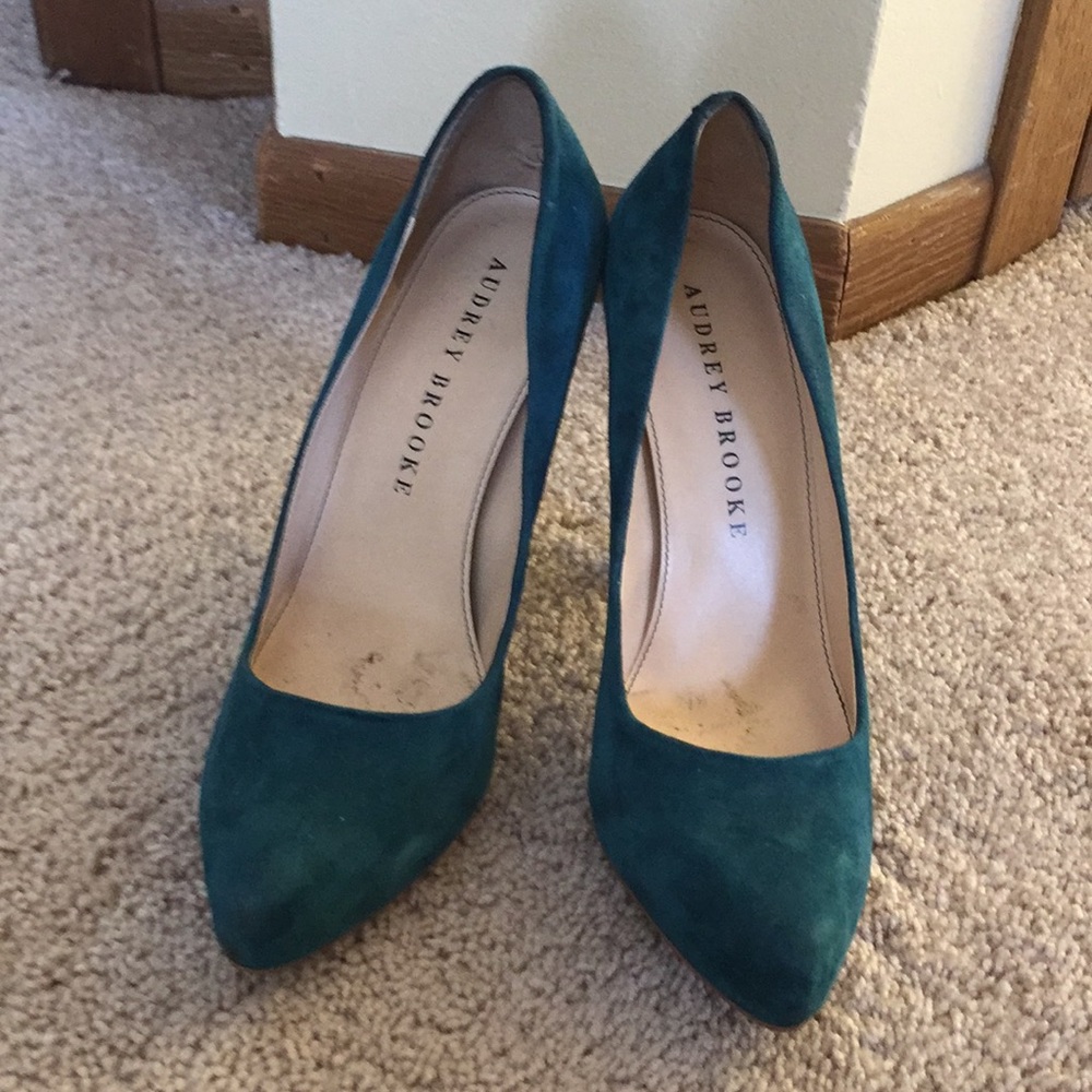 Audrey Brooke Darker Teal Pump
